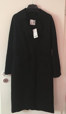 NEU Langer schwarzer Mantel von Mango