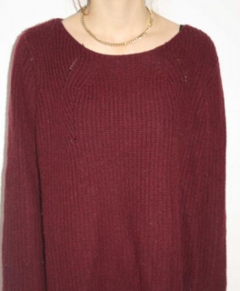 Roter Strickpullover
