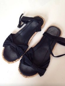 Schwarze Sommerschuhe mit Schleife H&M