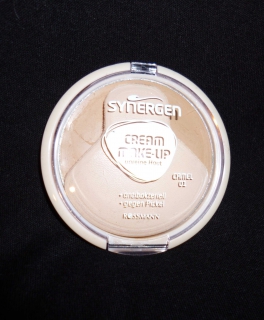 Synergen Cream Make-Up 01 Camel