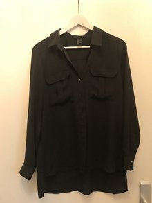 Schwarze Bluse silberne Knöpfe H&M oversized 