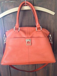 Orangene Handtasche CK