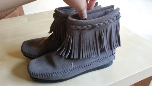 Graue minnetonka Boots
