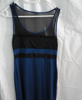 Schickes blaues Kleid mit Spitze