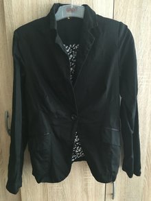 Schwarzer Blazer 
