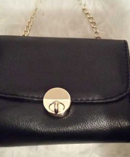 Schwarze, kleine Umhängetasche