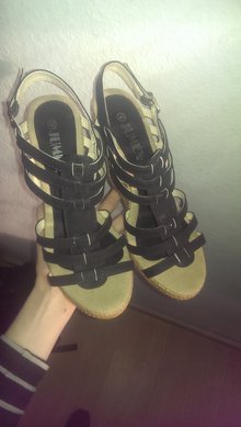 Schöne Keil Sandaletten