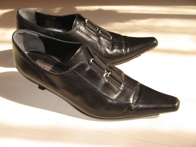 Schwarze Leder Pumps Gr. 38 + 5th Avenue + Deichmann