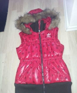 Adidas Weste Rot Gr.34/36 Super geil und Warm mit Flausch Mütze, Hoher Kragen 