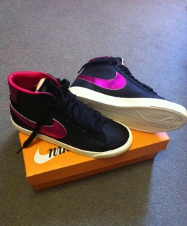 Neu! Nike Blazer 36,5 Schwarz Pink