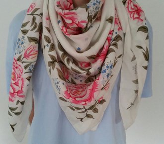 Schaltuch mit rosa Rosen