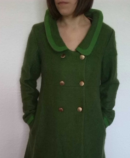 Wunderschöner Mantel von Traka Barraka. Etikettiert und ungetragen.