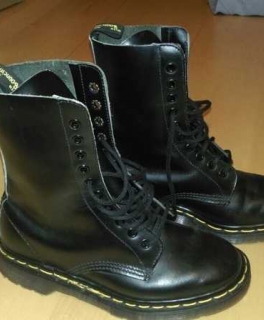 Schwarze Dr. Martens, 10 Loch