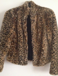 flauschige Kurzjacke