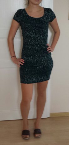 Tolles Kleid von Edc schwarz /petrol / weiß gemustert 