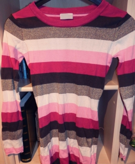 Gestreiftes Strickkleid