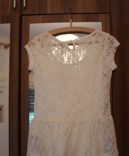 halbdurchsichtige weiße Spitzenbluse mit Blumen Gr. 34