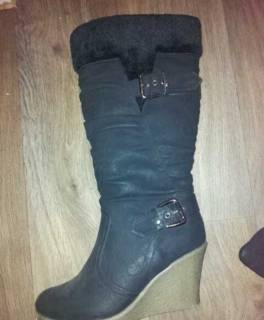 Gr.38 Gothic Lolita Winterstiefel Schnallen Falten Fellrand gefüttert Keilabsatz Biker Pelz 