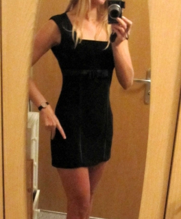 Schwarzes Partykleid / Silvesterkleid / Coctailkleid wie Neu, vom Schneider genäht/ figurbetont