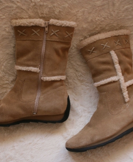 Super kuschelige Winterstiefel aus Wildleder/ Neu!