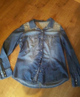 Jeansbluse von Colloseum - tolle Stickerei