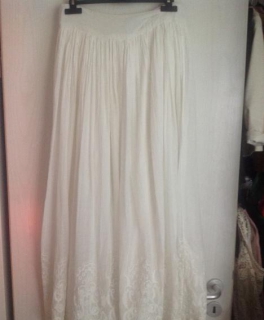 traumhaft schöner Maxirock, wollweiß