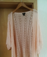 Wunderschöne dünne Strickjacke