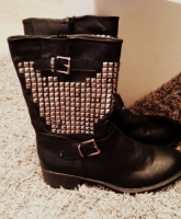 schwarze Stiefeletten Nieten silber