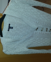 Strickjacke mit zopfmuster