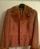 brauner halblanger mantel