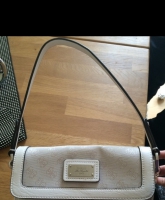 Creme weiße Guess Tasche, wie neu