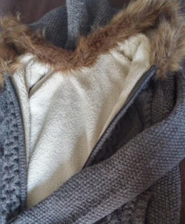 warme Jacke mit Kaputze