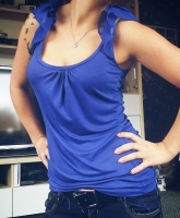 Blaues Top