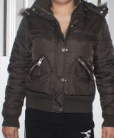 Günstige Winterjacke in Braun mit Fell