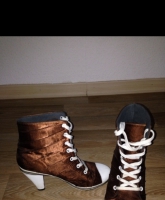 Braune Absatzschuhe