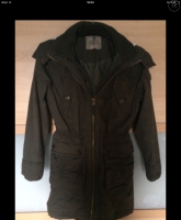 Khakifarbener Wintermantell