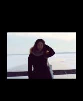 Schöner schwarzer Mantel 