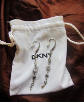 Sehr schöne lange DKNY Ohrringe