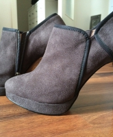 Nagelneue Stiefeletten