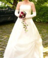 tolles Brautkleid einmal getragen
