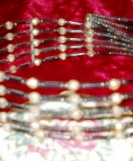 Halsband mit Perlen