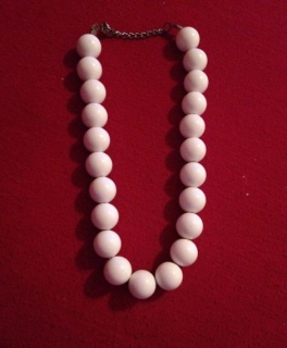 Große,weiße Perlenkette