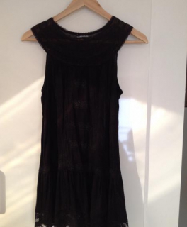 Wunderschönes Spitzenkleid in Schwarz von Warehouse