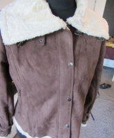 süße Jacke mit Teddyfutter und Lederoptik