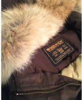 brauner Woolrich Daunenparka mit Fuchspelz S
