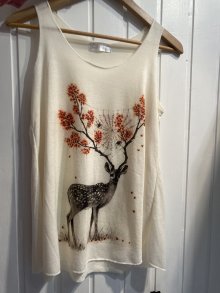 Top mit Hirsch und Blumen 