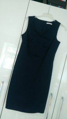 Neuwertiges Etuikleid von Esprit in Gr. 36!