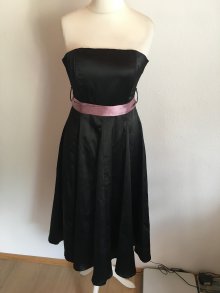 Kleid Abendkleid Bandeau schwarz mit flieder Gürtel Gr. 36