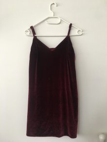 rotes Samtkleid von Hollister