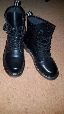 Schwarze Schnürrer / Boots